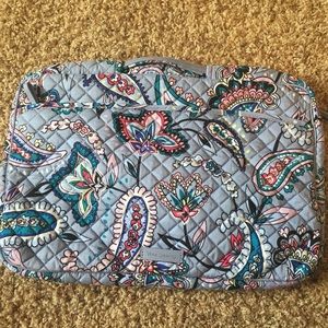 Vera Bradley Laptop Organizer in Makani Paisley